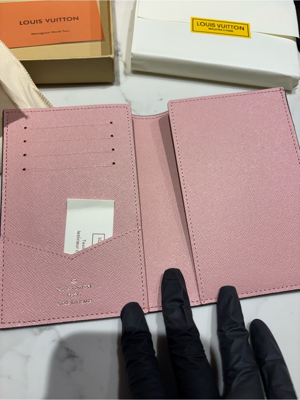 Passport Holder inspired - Picture 3 of 8